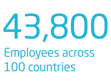 多くの従業員が様々な国で働く
